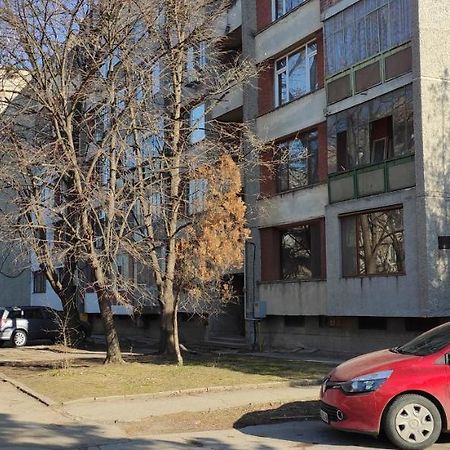 Уютен Апартамент В Търговище - 2 Спални И Кухня Buitenkant foto